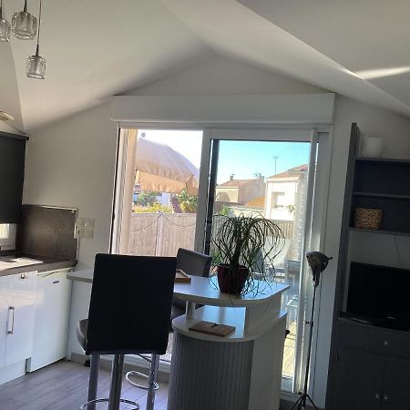 Chaleureux T2 30 M2 Et Sa Terrasse Bois 18 M2 Lägenhet La Rochelle  Exteriör bild