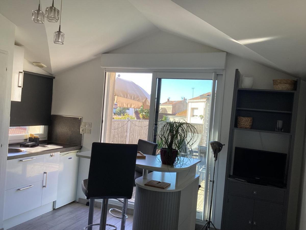 Chaleureux T2 30 M2 Et Sa Terrasse Bois 18 M2 Lägenhet La Rochelle  Exteriör bild